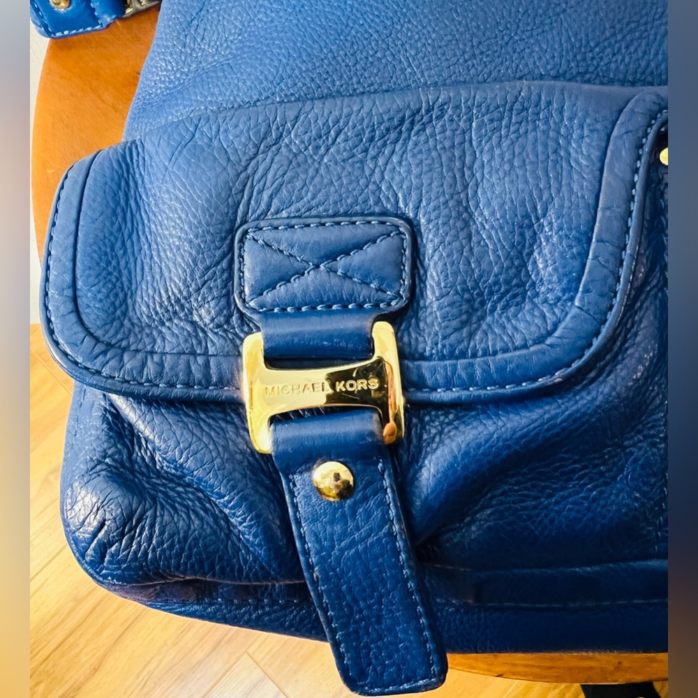 MICHAEL KORS royal blue bucket style hobo leather purse - Picture 6 of 14